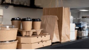 Nova lei em São Luís proíbe cobrança por embalagens de comida em restaurantes