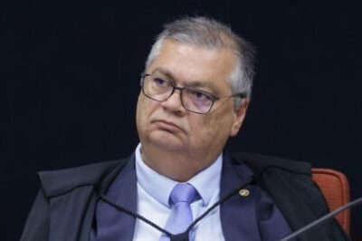 Dino acompanha Moraes e rejeita recurso de Bolsonaro; placar vai a 2 x 0