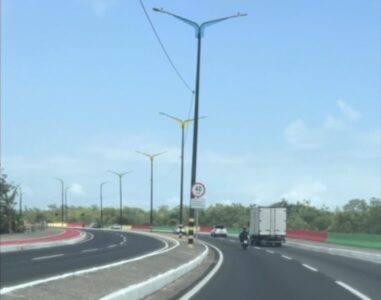 Prefeitura reduz velocidade na Avenida do Reggae e instala fiscalização eletrônica