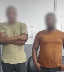 Suspeitos se passam por PMs para extorquir pessoas e acabam presos pela polícia