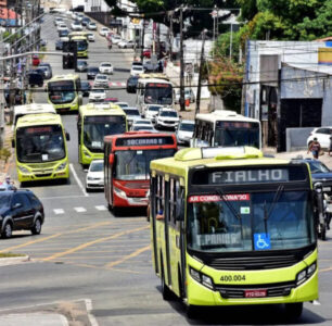Enquanto a Câmara prioriza “título para Lula”, caos no transporte atinge milhares em São Luís