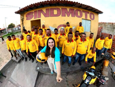 Bruna Pessoa entrega novos uniformes aos mototaxistas de Presidente Dutra