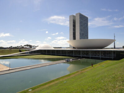 Reforma da Praça dos Três Poderes fica R$ 12 milhões mais cara e Lula amplia gasto público