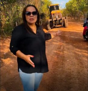 Obra de Recuperação de Estrada no Povoado São João é Iniciada Após Indicação da Vereadora Dra. Hellem do Povão