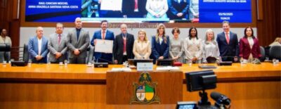 Assembleia homenageia personalidades em sessão solene