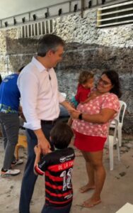 O deputado Neto Evangelista e a sua presença no Mutirão Oftalmológico