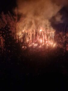 Casa pega fogo no povoado Boa Esperança, em Paulino Neves; família perde tudo e pede ajuda