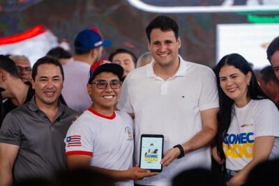 Orleans Brandão e Jandira Dias iniciam entrega de 15 mil tablets para alunos da regional educacional de Pinheiro