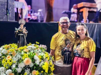 Prefeito Zé Martins prestigia celebração dos 220 anos da Paróquia Santo Antônio e Almas em Bequimão