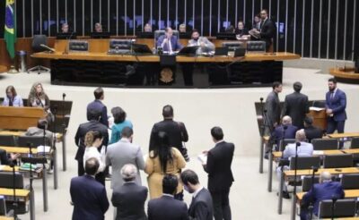 Deputados analisam projeto que possibilita gastos de até R$ 3 bi em defesa nacional; acompanhe