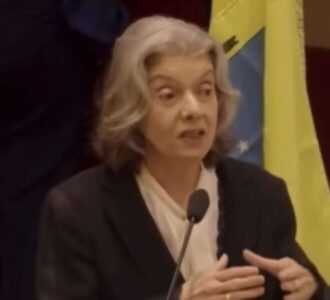 “Nunca houve tantas mentiras que matam”, diz Cármen Lúcia lembrando conversa com Flávio Dino