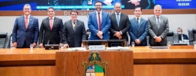 Assembleia homenageia presidente do Conselho Federal de Corretores de Imóveis