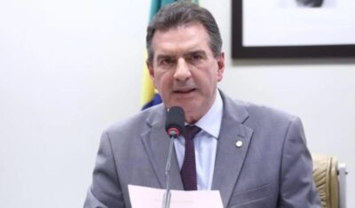 Comissão aprova regras para municípios regularem serviços de táxi e transporte por aplicativo