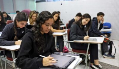 Conheça as regras para a prova de redação do Enem 2025 no domingo