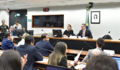 Conselho de Ética analisa 12 novos processos contra deputados