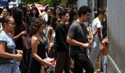 Enem: provas foram longas, mas com questões fáceis, dizem candidatos
