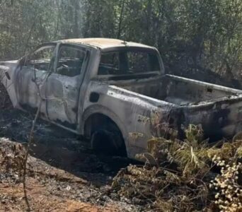 Corpo é encontrado dentro de caminhonete incendiada na BR-230 entre São Domingos do Azeitão e Pastos Bons
