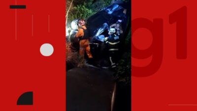 VÍDEO: Mulher é resgatada após carro cair de ponte na BR-316, em Timon