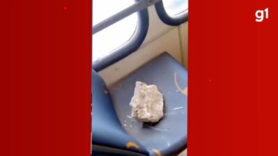 VÍDEO: Ônibus é apedrejado no Centro de São Luís