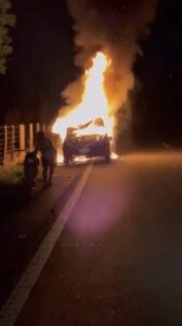 Comunidade ateia fogo em carro após acidente com morte na BR-226, em Jenipapo dos Vieiras