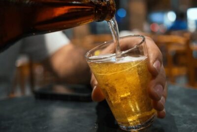 Nova molécula pode reduzir consumo de álcool e auxiliar no tratamento da dependência, indica estudo