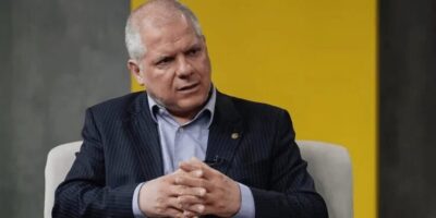 Ex-presidente do INSS é acusado de facilitar fraudes