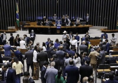 Congresso negocia “emenda panetone” e busca verba extra de fim de ano com o governo