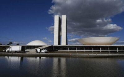 Membros da CMO negociam “emenda panetone” com o governo; valores podem chegar a R$ 5 milhões por parlamentar