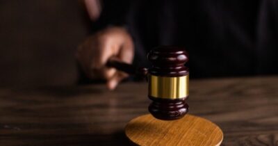 Justiça nega pedido de mulher que doou cachorro e se arrependeu