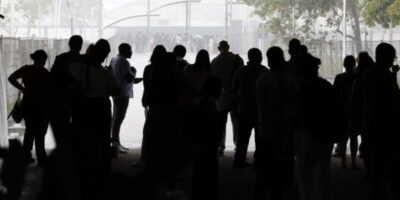 Adolescentes brasileiros participam das discussões da COP30