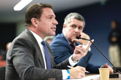 Moraes determina prisão de Ramagem após deputado ser visto em Miami