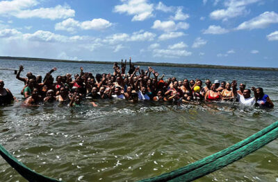 Prefeitura de Araioses realiza passeio especial com grupo da terceira idade e celebra momento de alegria e inclusão