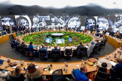 “É hora de transformar ambição em ação”, diz Lula em mesa redonda na Cúpula de Líderes da COP30