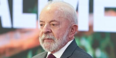 Câmara aprova título a Lula, mas regimento impede