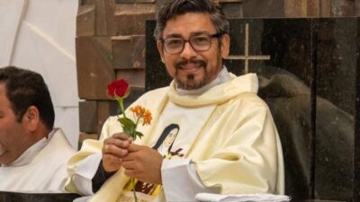 Padre assassinado foi sepultado neste domingo (16)