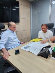 Marquinhos solicita ao governo a revitalização do Viva do Turu e asfaltamento de ruas