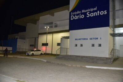 Após 12 anos fechado, Complexo Dário Santos volta a sediar partida oficial de futebol