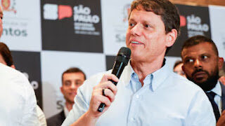 Tarcísio diz que não seria candidato à Presidência nem se Bolsonaro pedisse