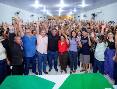 Casa cheia: Marcos Moura apresenta pré-candidatas em grande encontro político em Timon