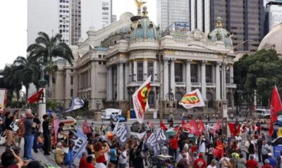 Manifestação no Rio lembra 8 de janeiro e rejeita anistia a golpistas