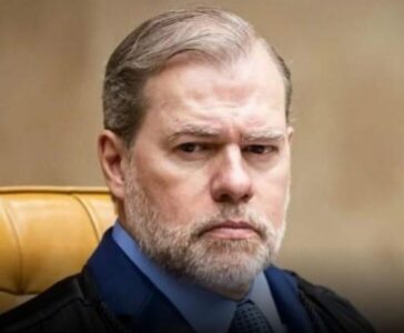 Senadores bolsonaristas protocolam pedido de impeachment contra Dias Toffoli no Senado
