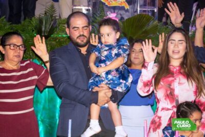 Ao lado da família, amigos, políticos e o povo de Turilândia Paulo Curió comemora aniversário com grande culto em ação de graças