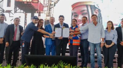 Senador Weverton Rocha participa de solenidade que renova concessão do Porto do Itaqui