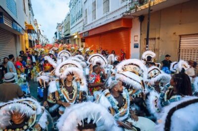 Centro Histórico concentra blocos, grupos tradicionais e manifestações culturais neste final de semana
