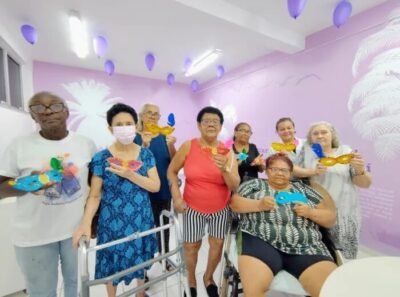 Policlínica do Idoso promove oficina de artes com confecção de máscaras carnavalescas