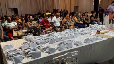 Deputado Adelmo Soares entrega 300 óculos em São Luís em parceria com Governo do Estado