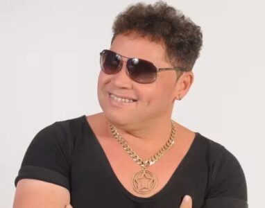 Morre aos 68 anos Ray Douglas, ícone do brega e da seresta.