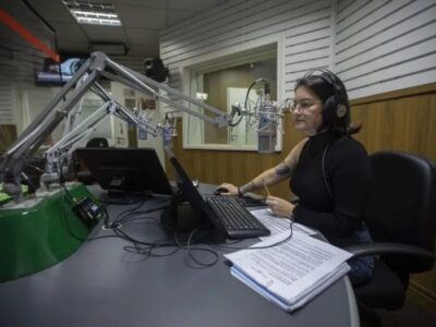 Normas para emissão de carteira profissional de radialista entram em vigor