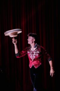 Le Petit Cirque encerra temporada neste sábado (24) em Paço do Lumiar