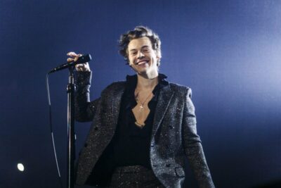 Nova era! Harry Styles anuncia música inédita do novo álbum